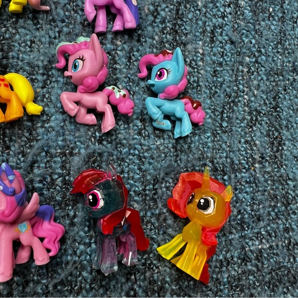 Mixed Lot of 12 My Little Pony MLP Collectible Mini Figurines Toys - Picture 4 of 7